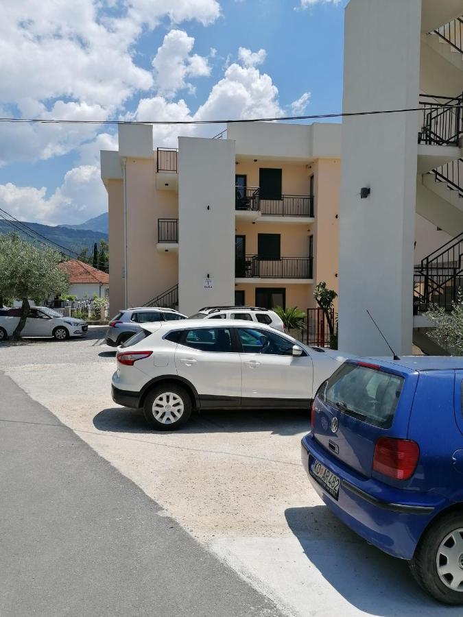 Olea Appartement Tivat Buitenkant foto