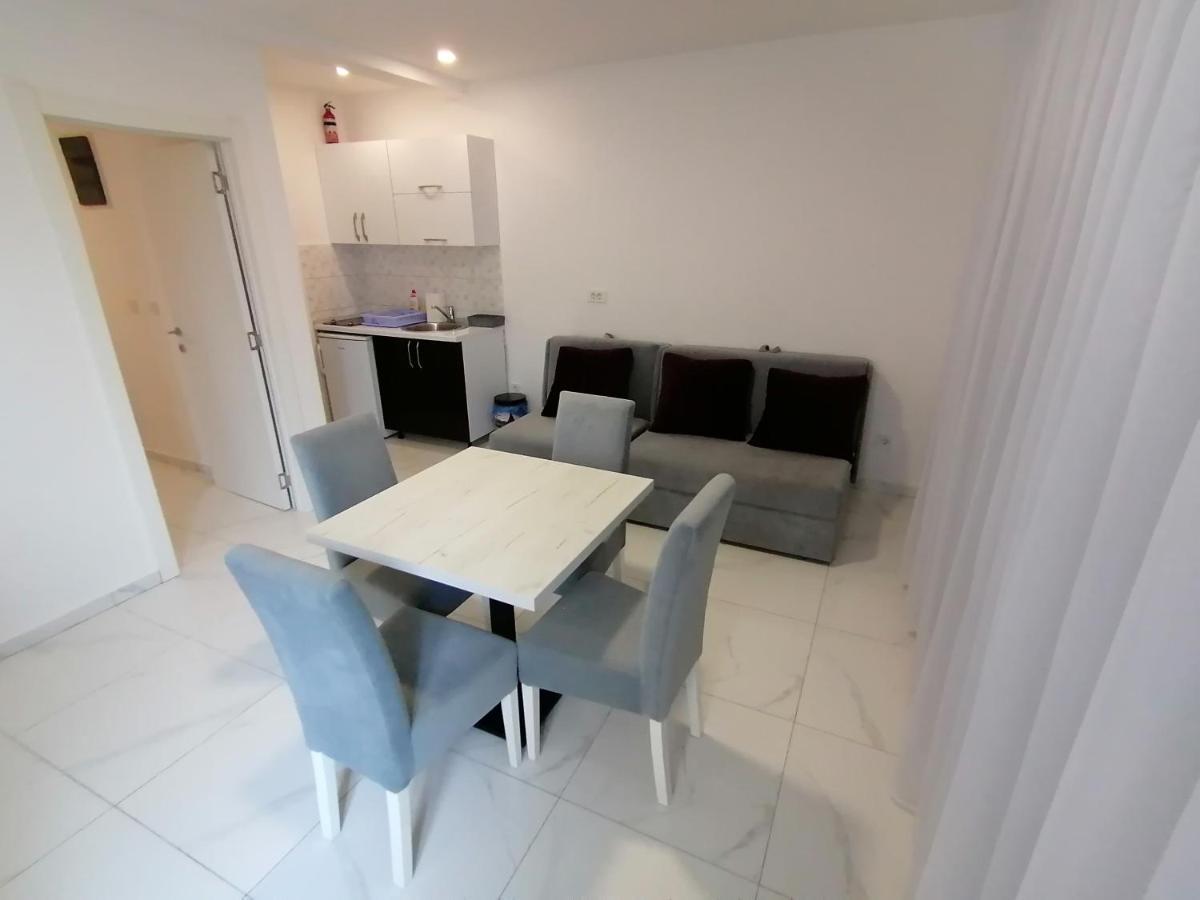 Olea Appartement Tivat Buitenkant foto