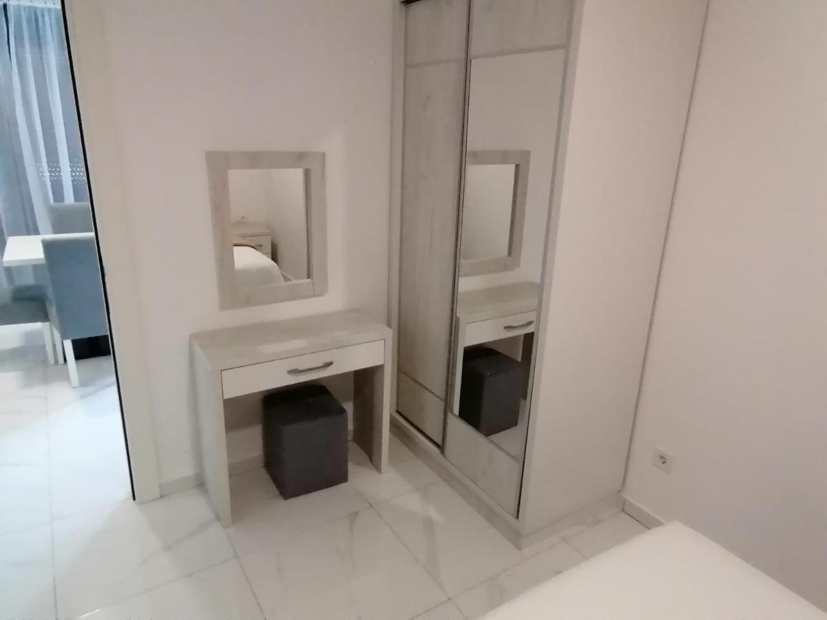 Olea Appartement Tivat Buitenkant foto