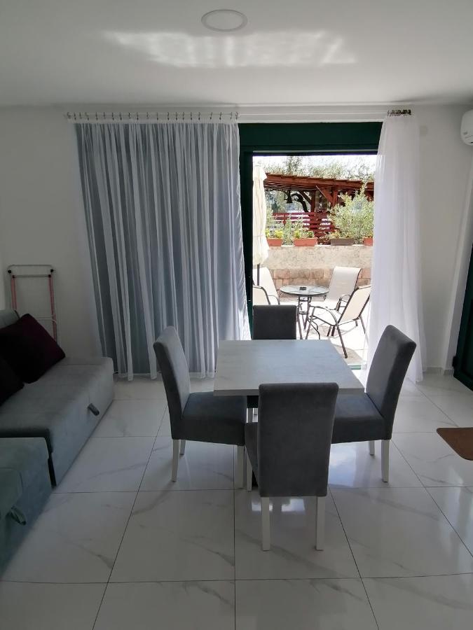 Olea Appartement Tivat Buitenkant foto