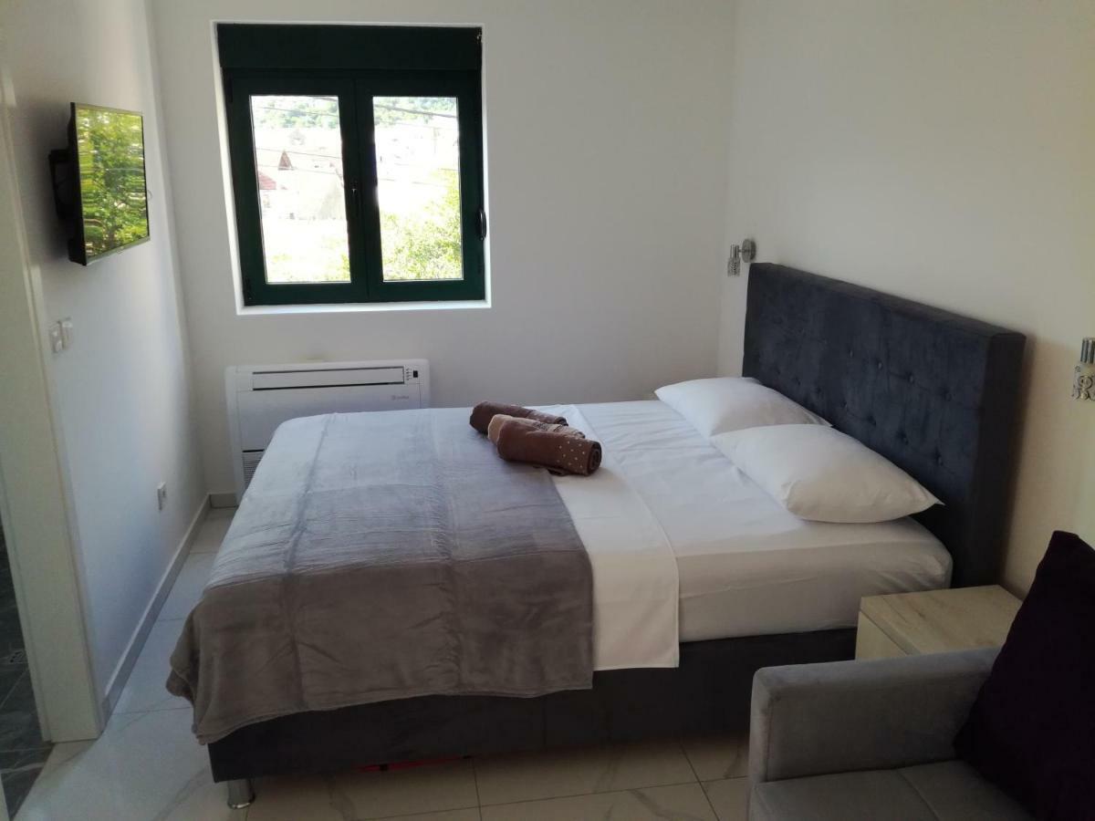 Olea Appartement Tivat Buitenkant foto