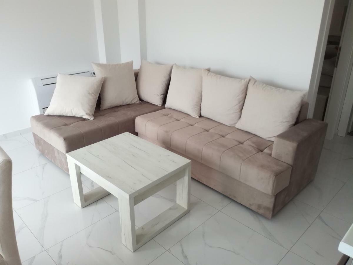 Olea Appartement Tivat Buitenkant foto