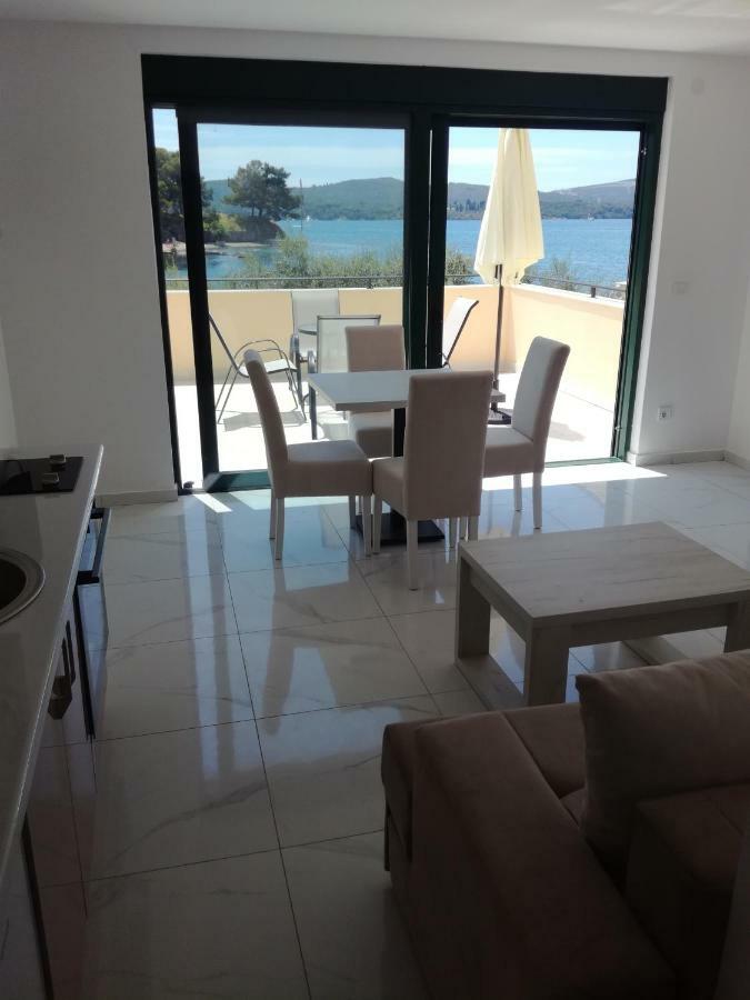 Olea Appartement Tivat Buitenkant foto