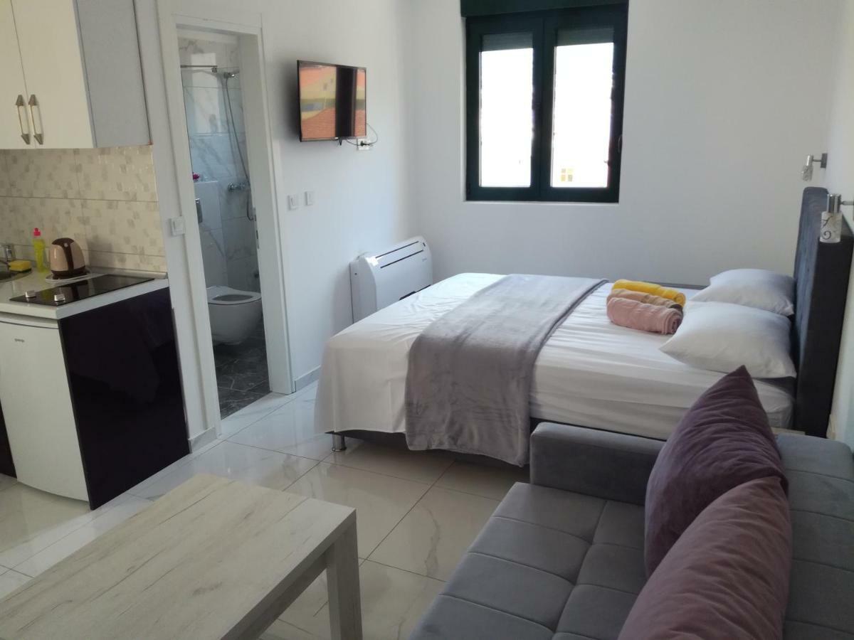 Olea Appartement Tivat Buitenkant foto