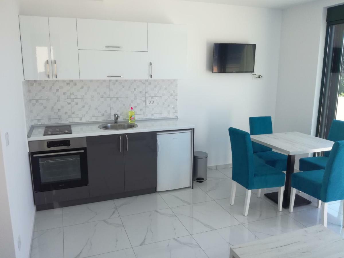 Olea Appartement Tivat Buitenkant foto