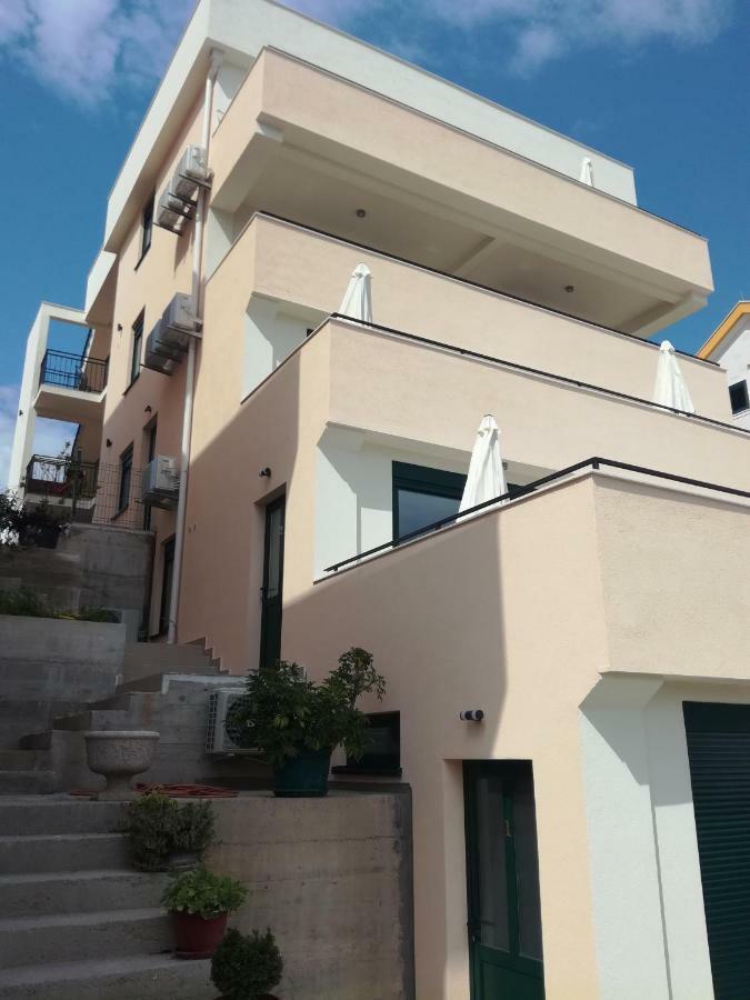 Olea Appartement Tivat Buitenkant foto