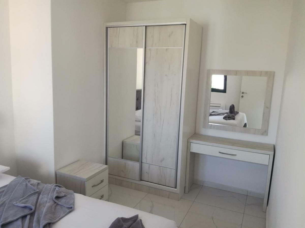 Olea Appartement Tivat Buitenkant foto